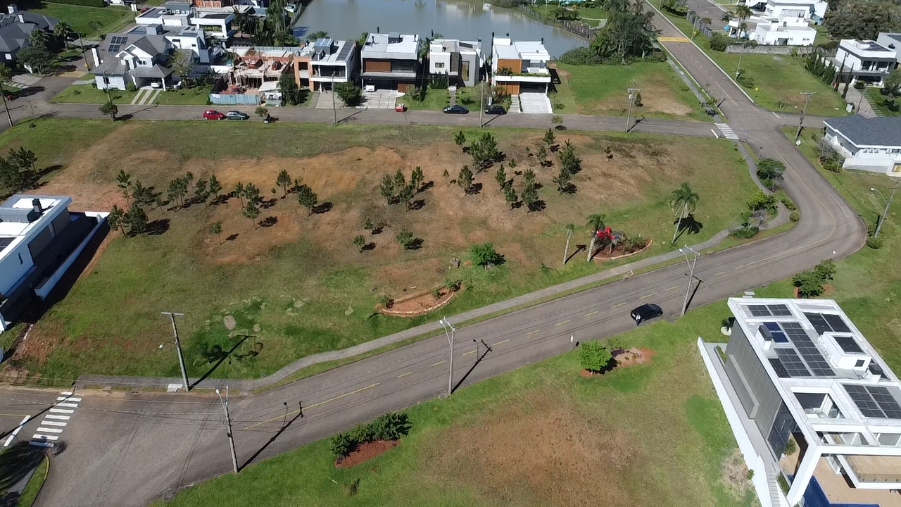 Terreno no Condomínio Serra Azul com 727 m² - Foto 4