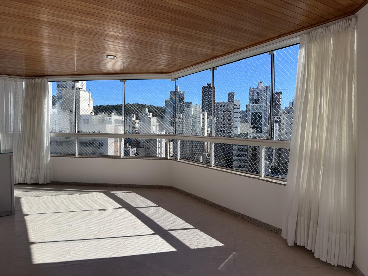 Apartamento Edificio Coliseum à venda em Balneário Camboriú