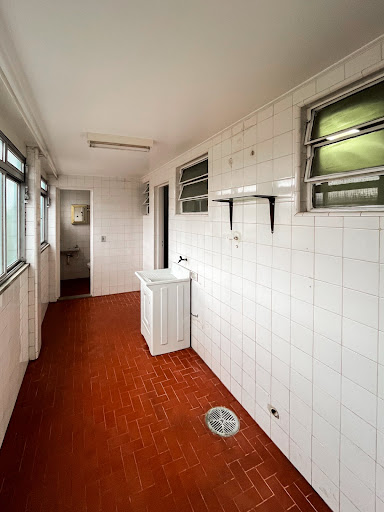 Apartamento no Centro com 2 dormitórios e sacada - Foto 8