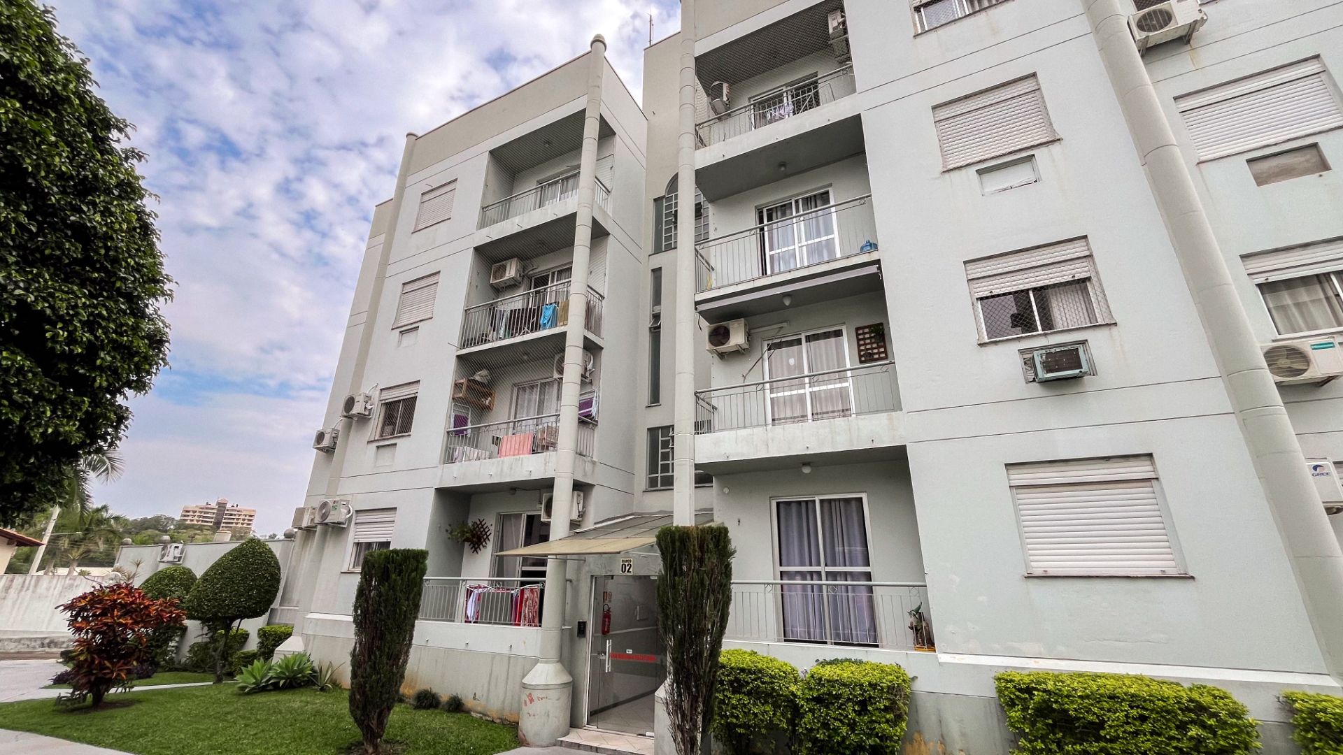 Apartamento no Higienópolis com 3 Dormitórios e sacada