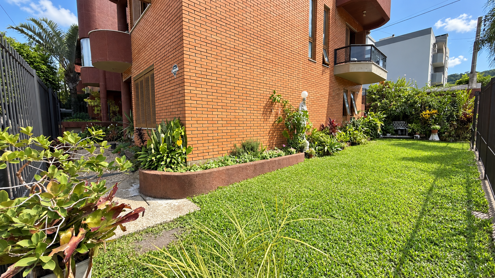Duplex no Santo Inácio com 3 dormitórios e pátio amplo - Foto 6