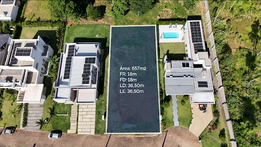 Terreno no condomínio Country Ville com 657 m²