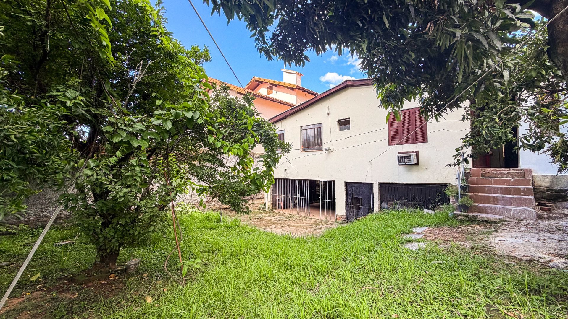 Casa no Higienópolis com 3 dormitórios e pátio amplo - Foto 13