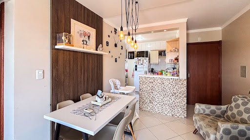 Apartamento no Centro com 2 dormitórios e sacada - Foto 3