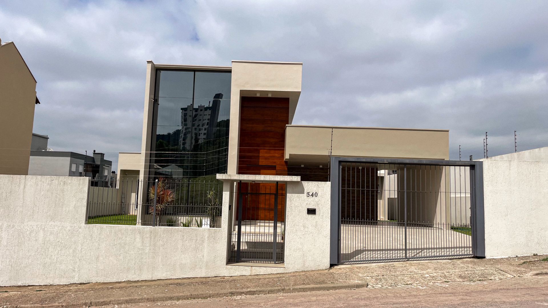 Casa no Santo Inácio com 4 dormitórios, 3 Suítes e Piscina - Foto 36