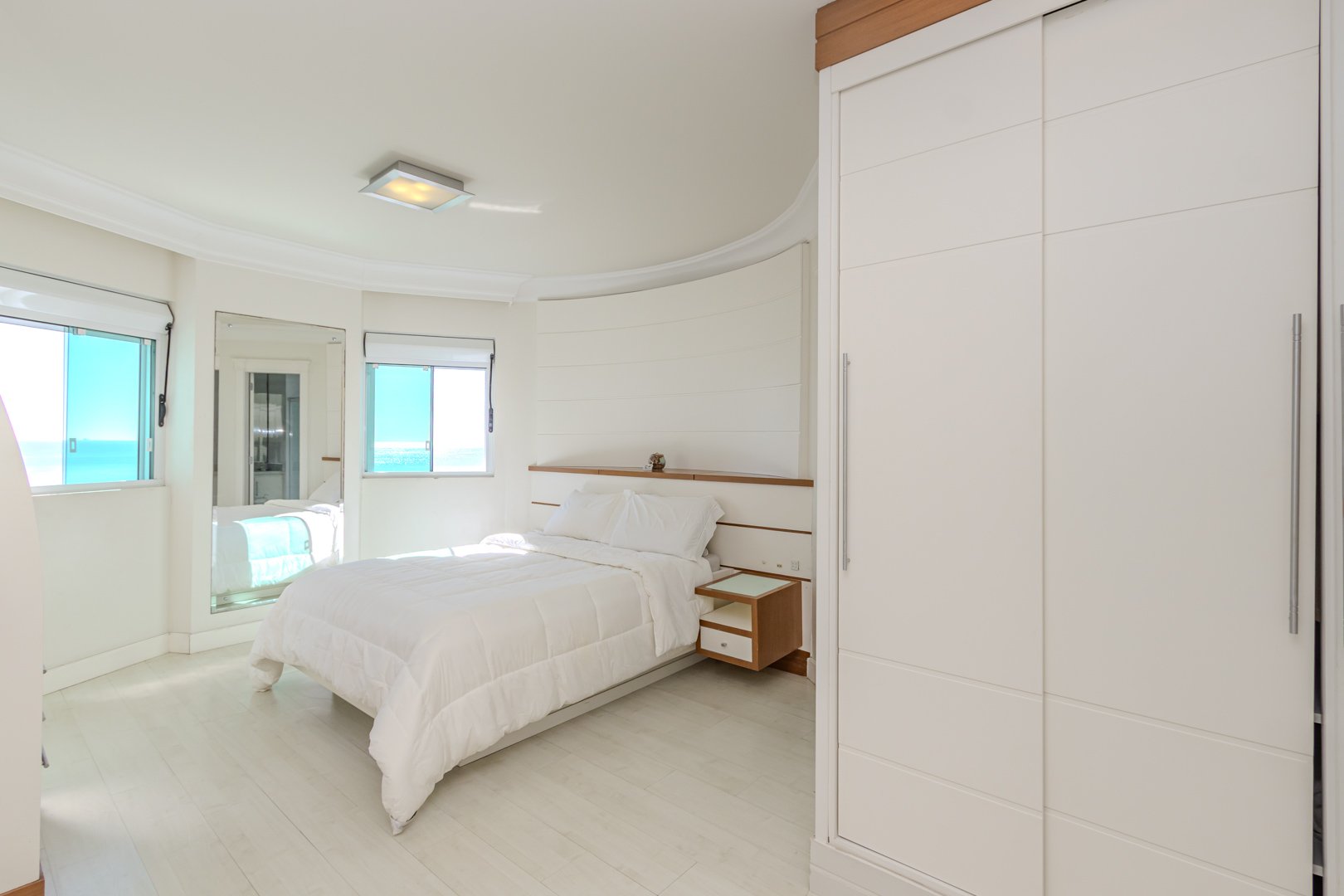 Apartamento Frente Mar em Villa Cora à venda no centro de Balneário Camboriú — foto 15
