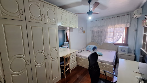 Casa na Avenida com 3 dormitórios e amplo pátio com Piscina - Foto 14
