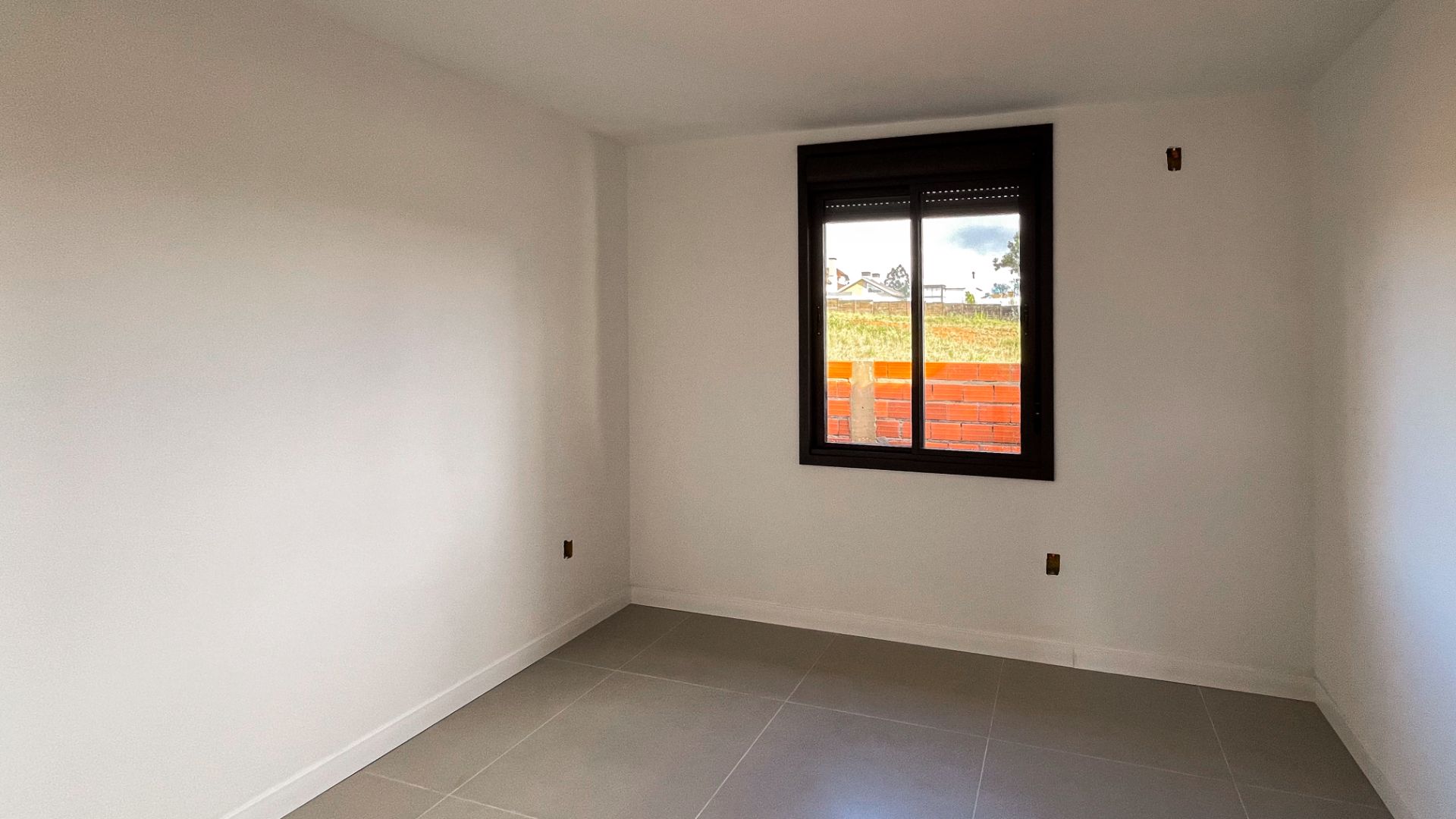 Casa no Jardim das Flores com 3 dormitórios,Suíte e Piscina. - Foto 9