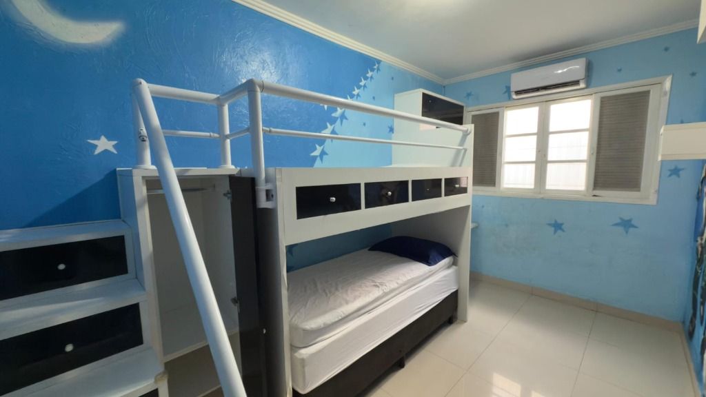 Casa Ampla com Piscina, Área Gourmet e Garagem para 6 Carros — foto 15