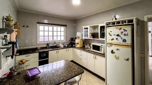 Casa no Centro com 5 dormitórios e Suíte - Foto 9