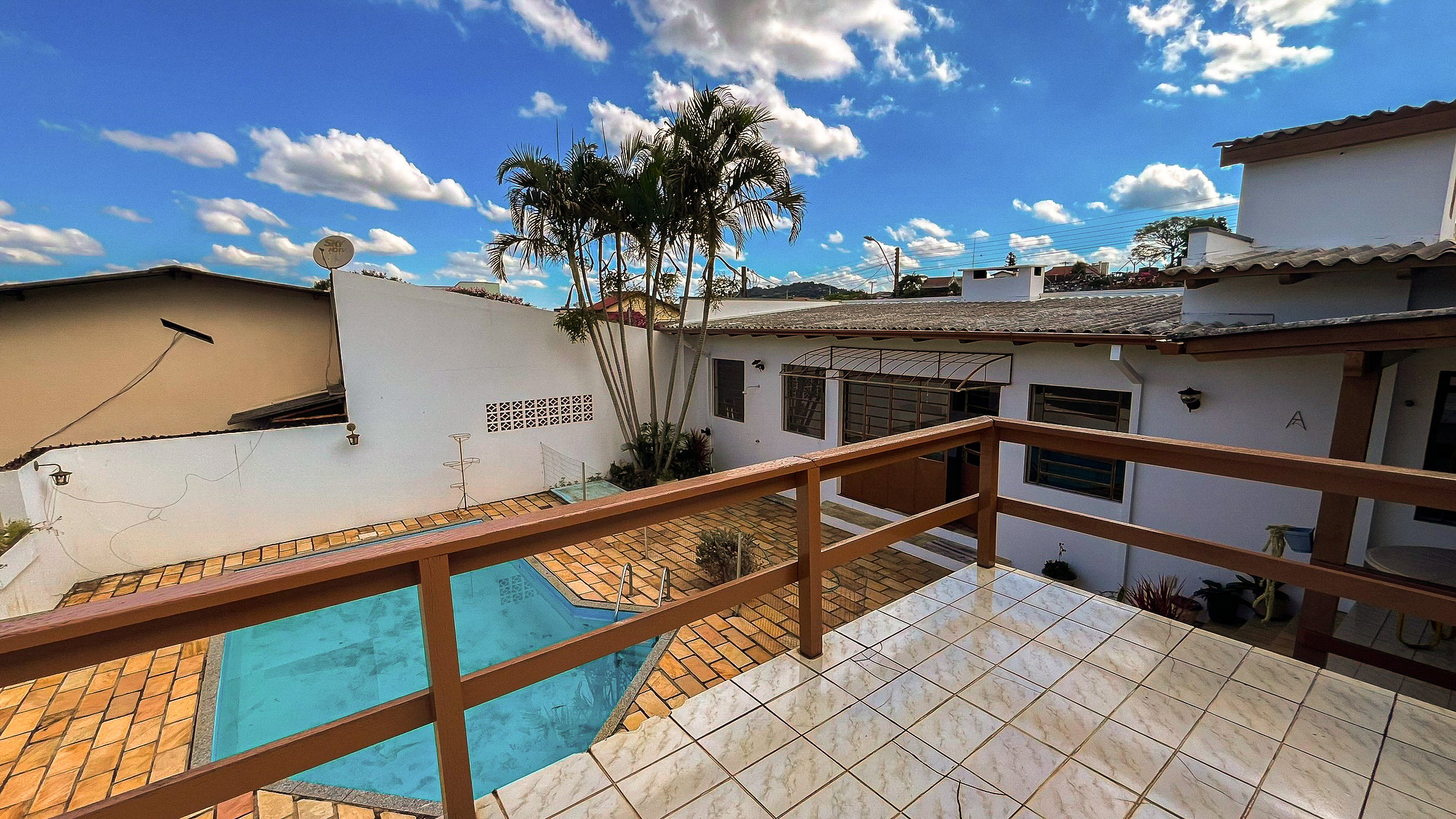 Casa de esquina no Centro com 3 dormitórios e piscina - Foto 14