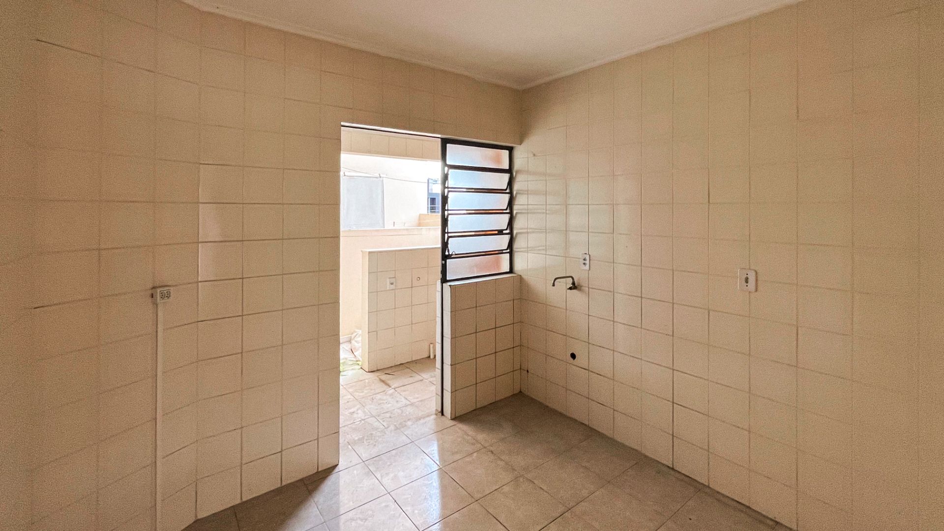 Apartamento de 1 Dormitório com vaga de garagem no centro - Foto 5