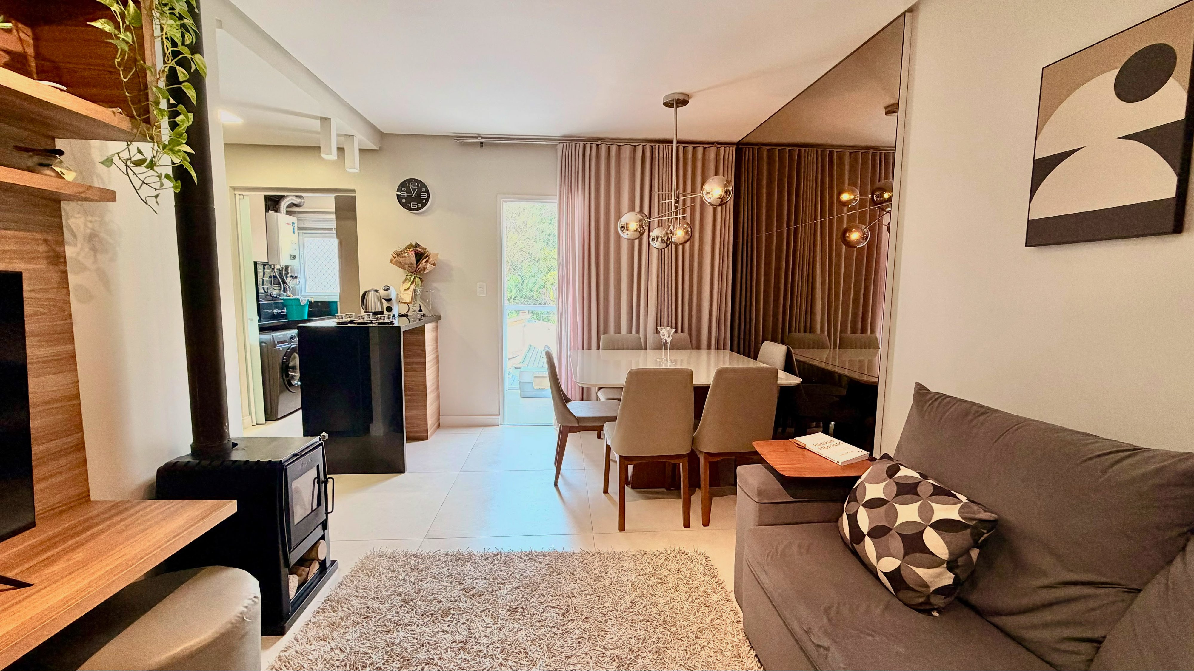 Apartamento no Centro com 2 Dormitórios e Suíte - Foto 5