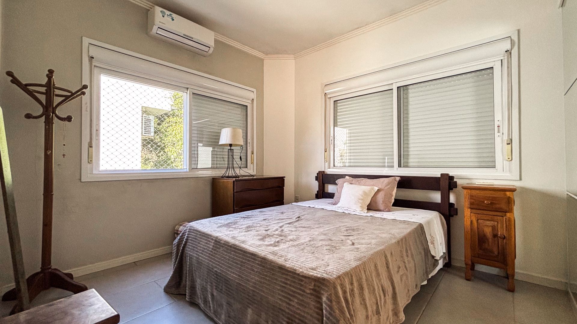Excelente casa no Jardim Hortênsias - Foto 13