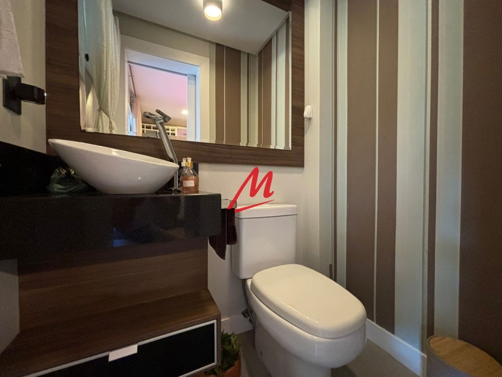 Belíssimo duplex com pátio - Foto 14