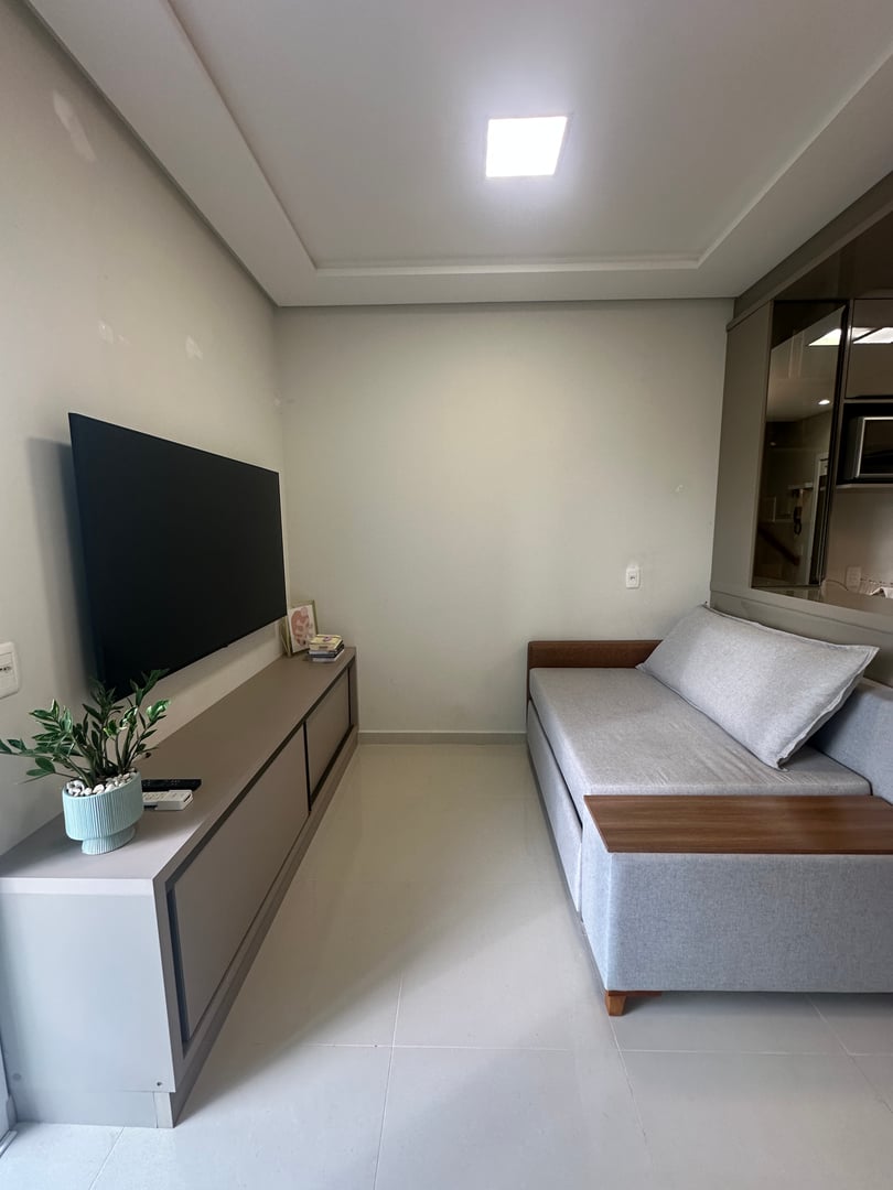 SOBRADO TRIPLEX SEMIMOBILIADO EM NOSSA SENHORA DA SAÚDE — foto 8