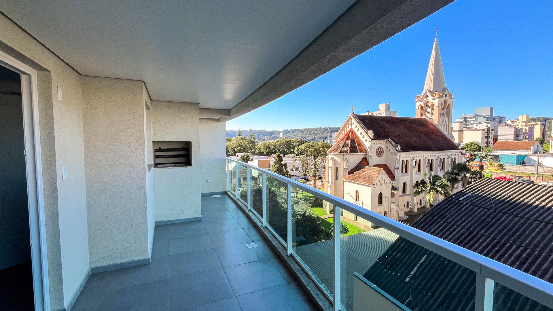 Apartamento no Centro com 2 dormitórios e suíte