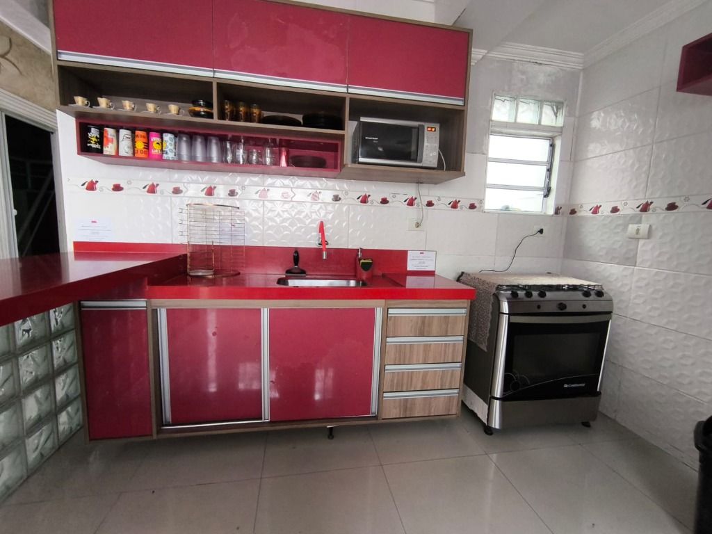 Casa Ampla com Piscina, Área Gourmet e Garagem para 6 Carros — foto 22