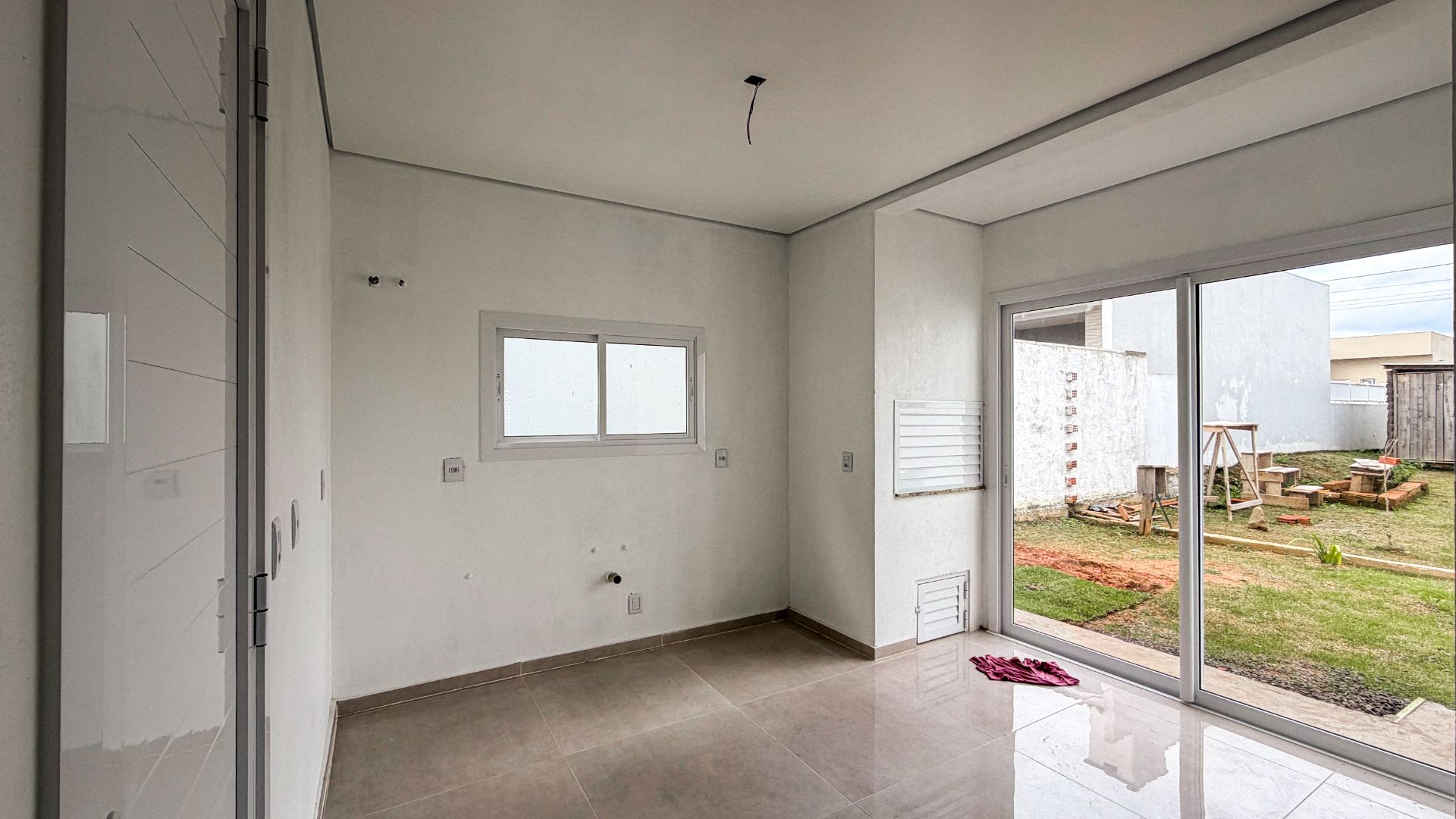 Casa no Bom Jesus com 2 dormitórios e pátio - Foto 4