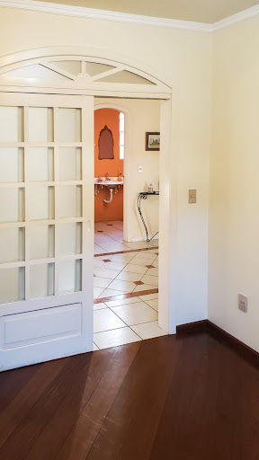 Casa no Universitário com 4 dormitórios e amplo pátio - Foto 22