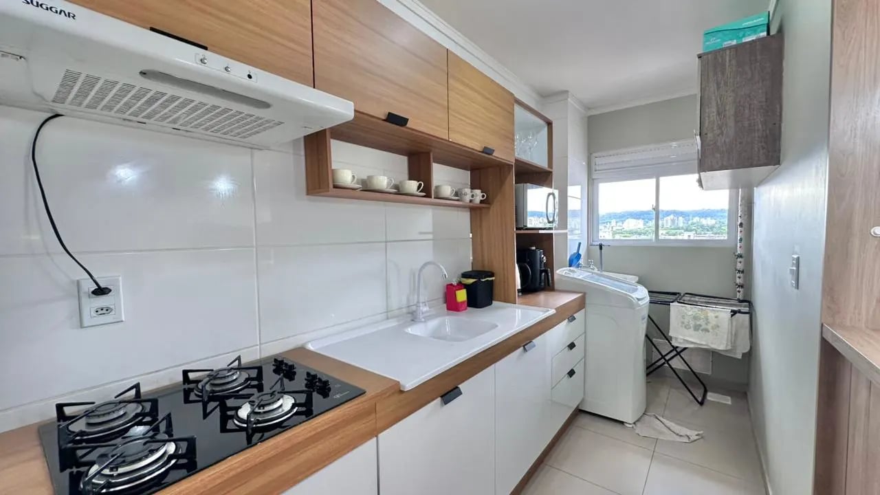Apartamento Impecável e sacada com vista livre - Foto 3