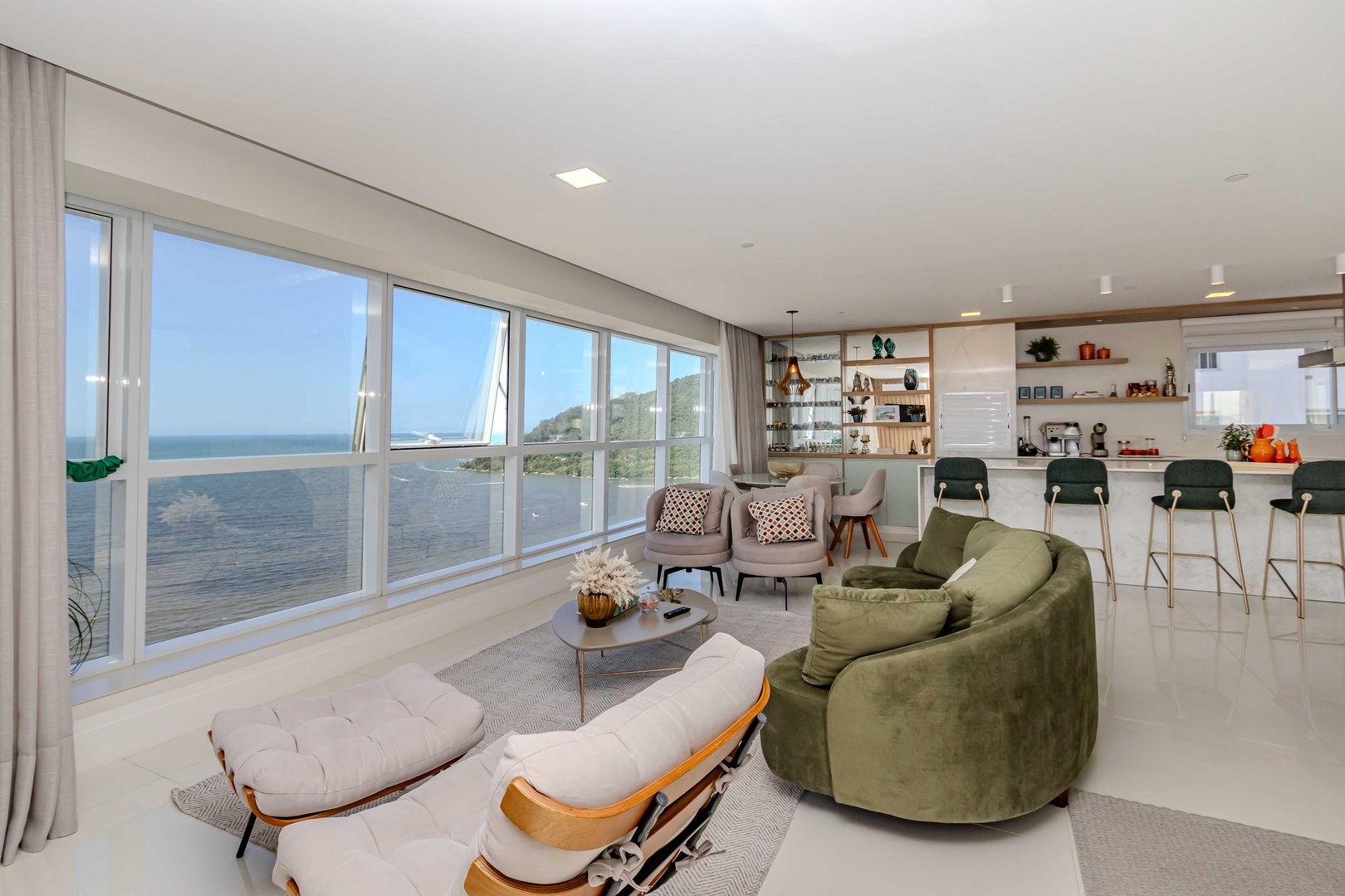 Apartamento Frente Mar no Edifício Epic Tower à venda na Barra Sul em Balneário Camboriú