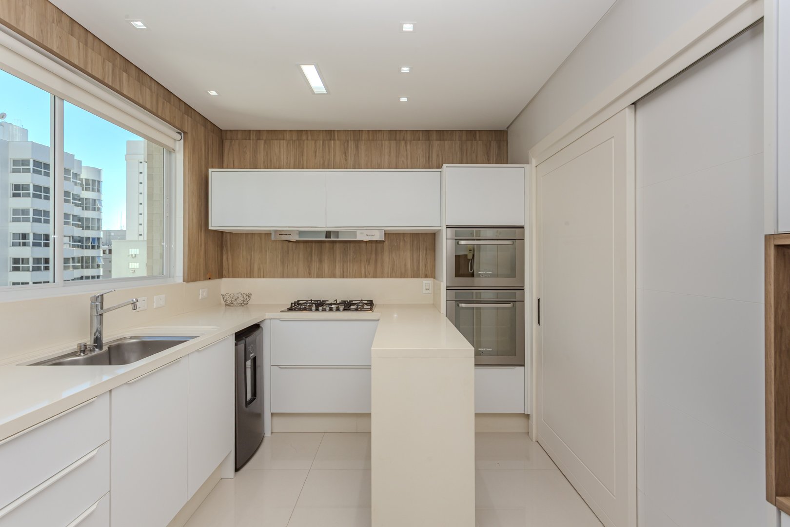 Apartamento Vista Mar no Edifício Parigi à venda no centro de Balneário Camboriú — foto 8