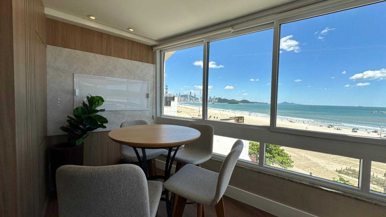 Apartamento Frente Mar no Edifício Cybila na Barra Sul de Balneário Camboriú