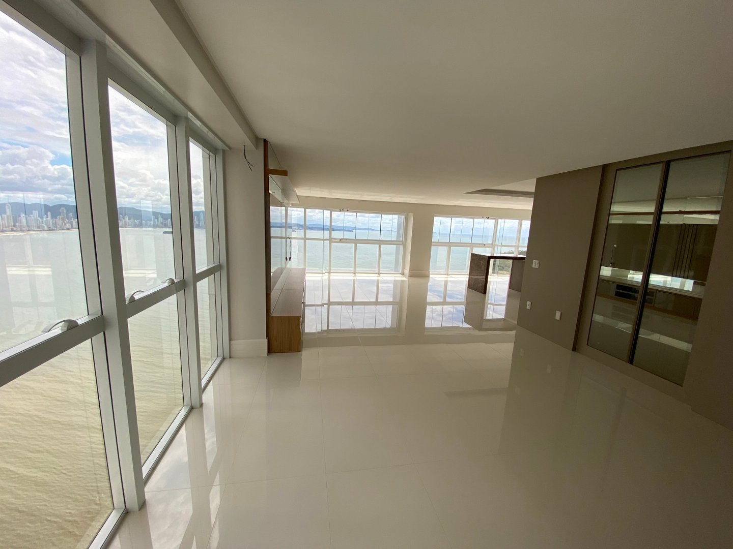 Apartamento no Edifício Ibiza Towers à venda em Barra Sul, Balneário Camboriú — foto 3