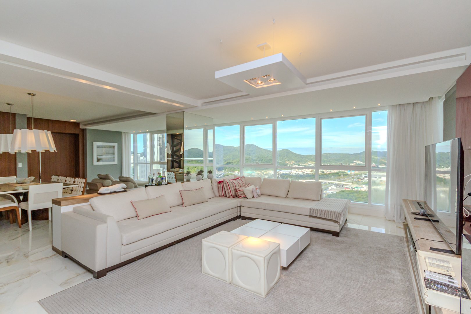 Apartamento no Edifício Marina Beach Tower à venda em Barra Sul, Balneário Camboriú