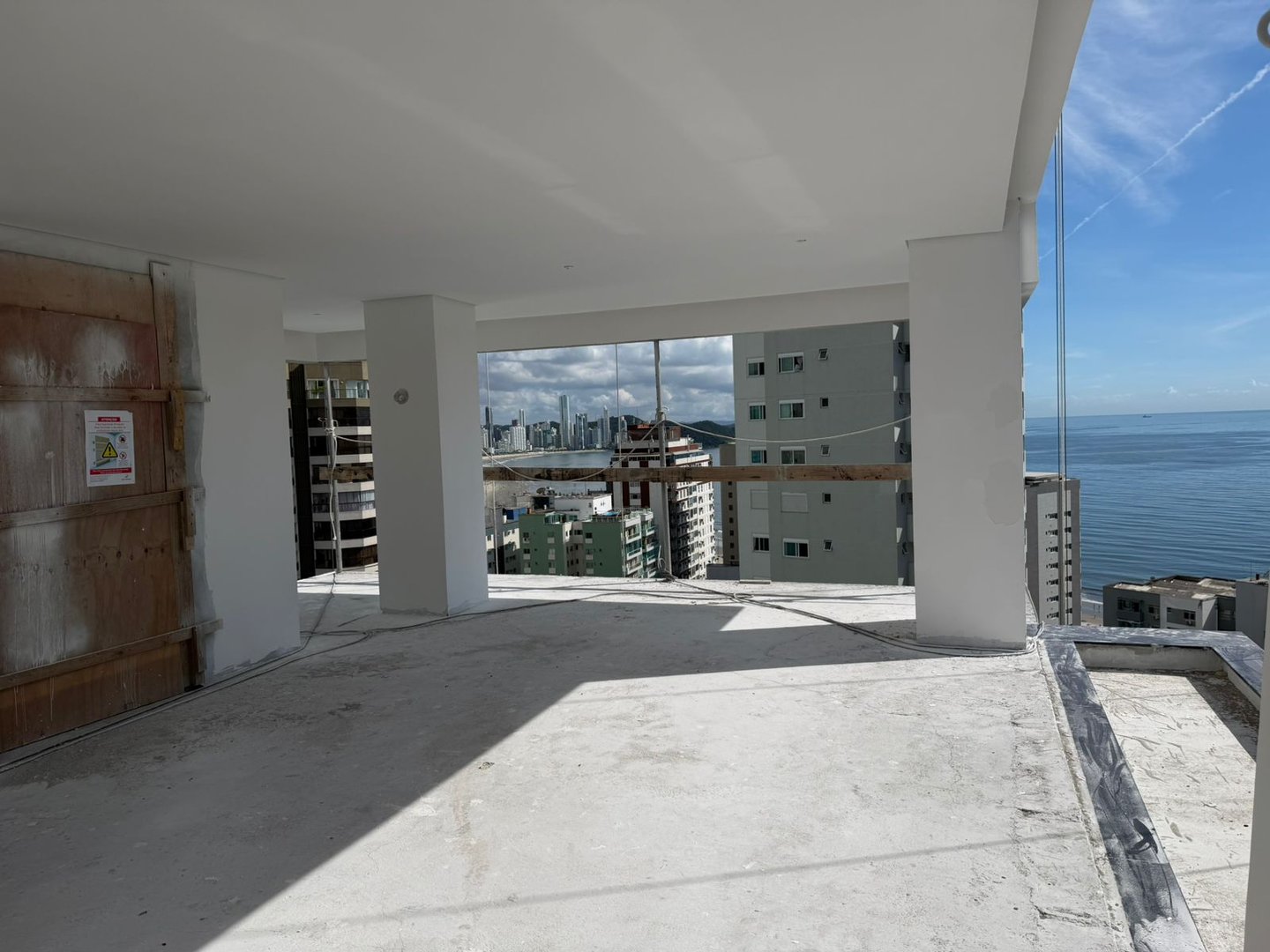 Apartamento Quadra Mar no Edifício Sparkling Wine Residence à venda no centro de Balneário Camboriú — foto 3