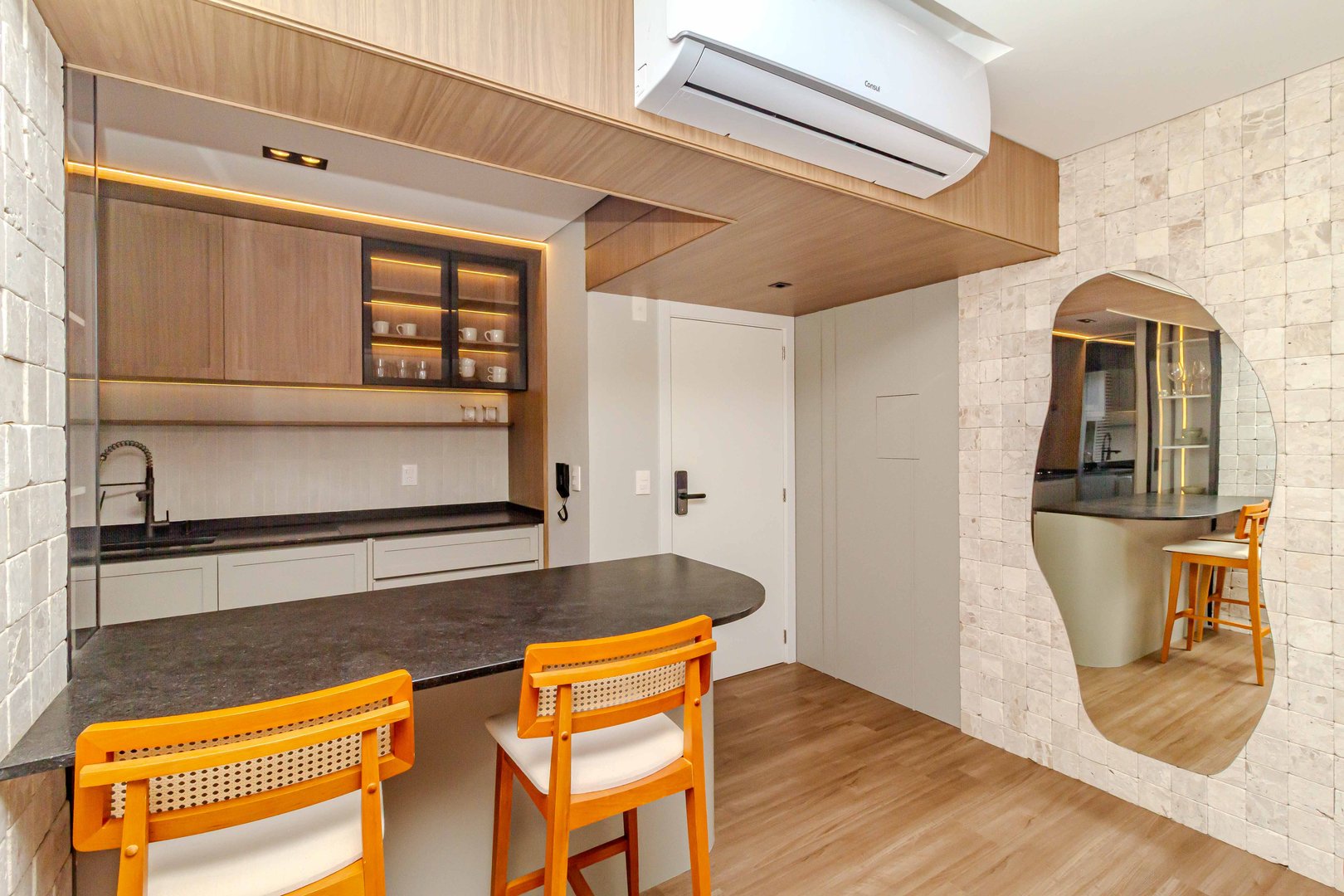 Apartamento no Edifício Caminho do Mar à venda no centro de Balneário Camboriú — foto 12