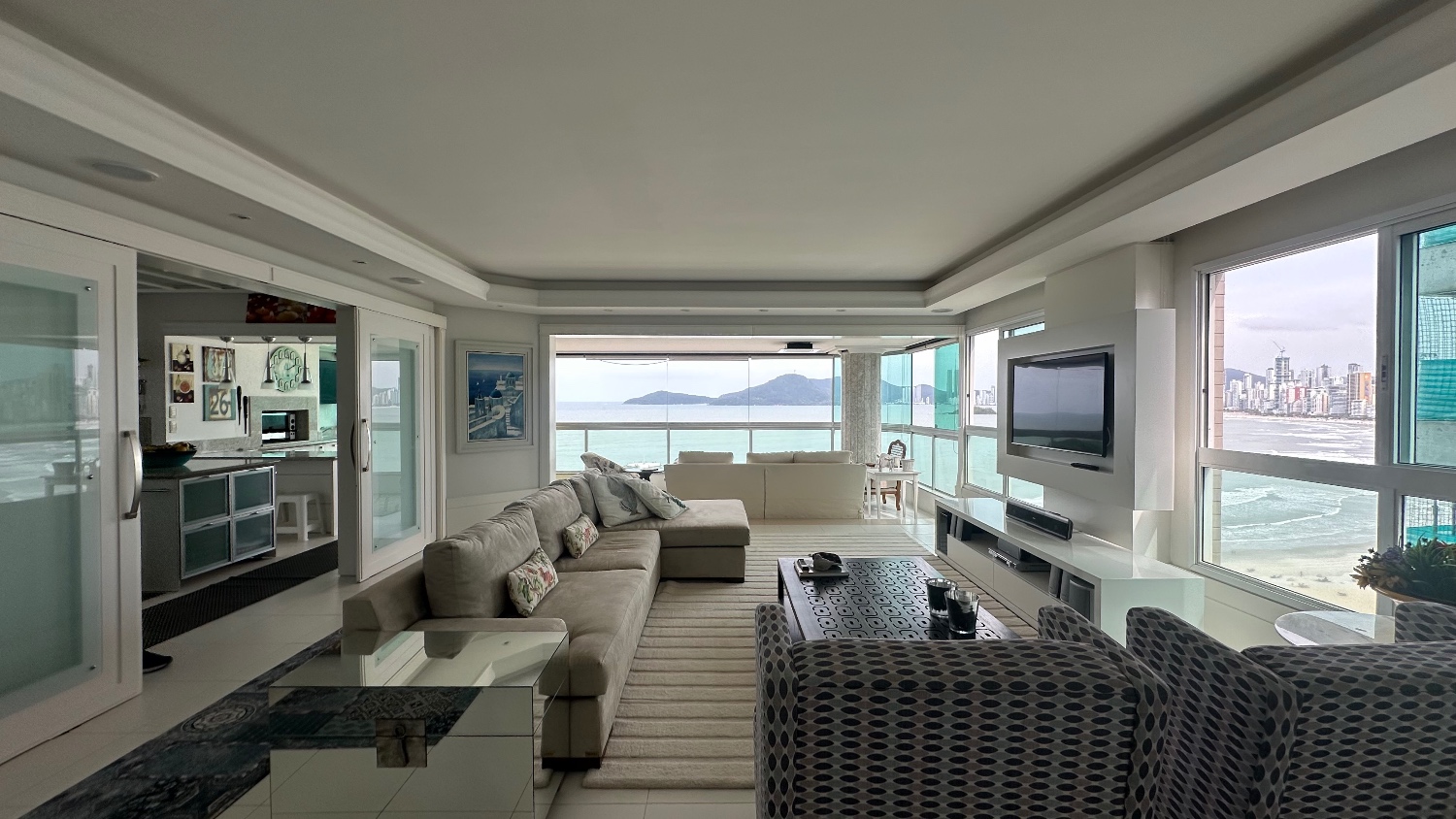 Apartamento no Edifício Champs Elysées à venda na Barra Norte de Balneário Camboriú