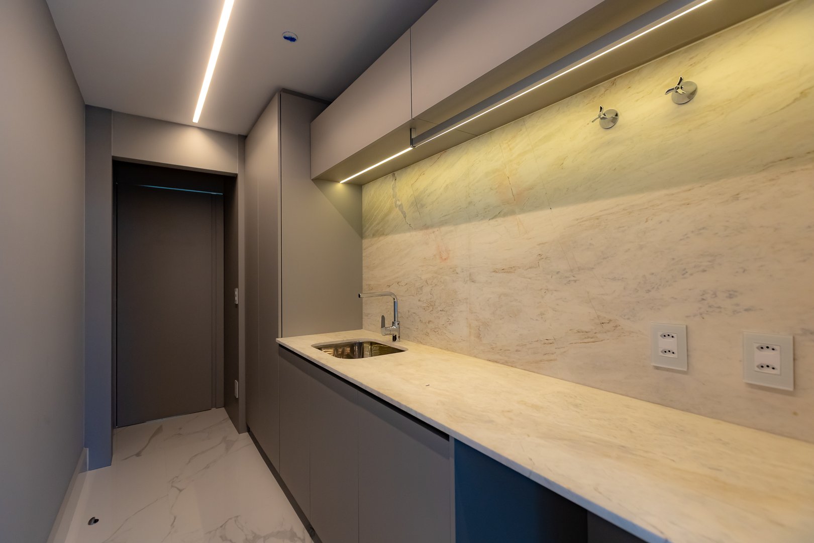 Apartamento Frente Mar no Edifício Boreal Tower à venda no centro de Balneário Camboriú — foto 19