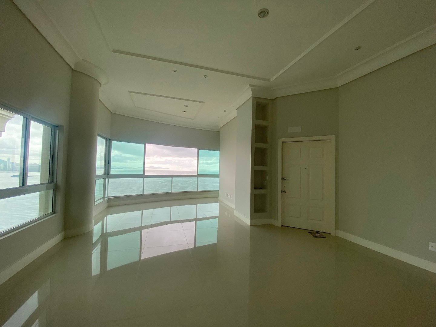 Cobertura no Edifício Renaissance à venda na Barra Sul em Balneário Camboriú — foto 3