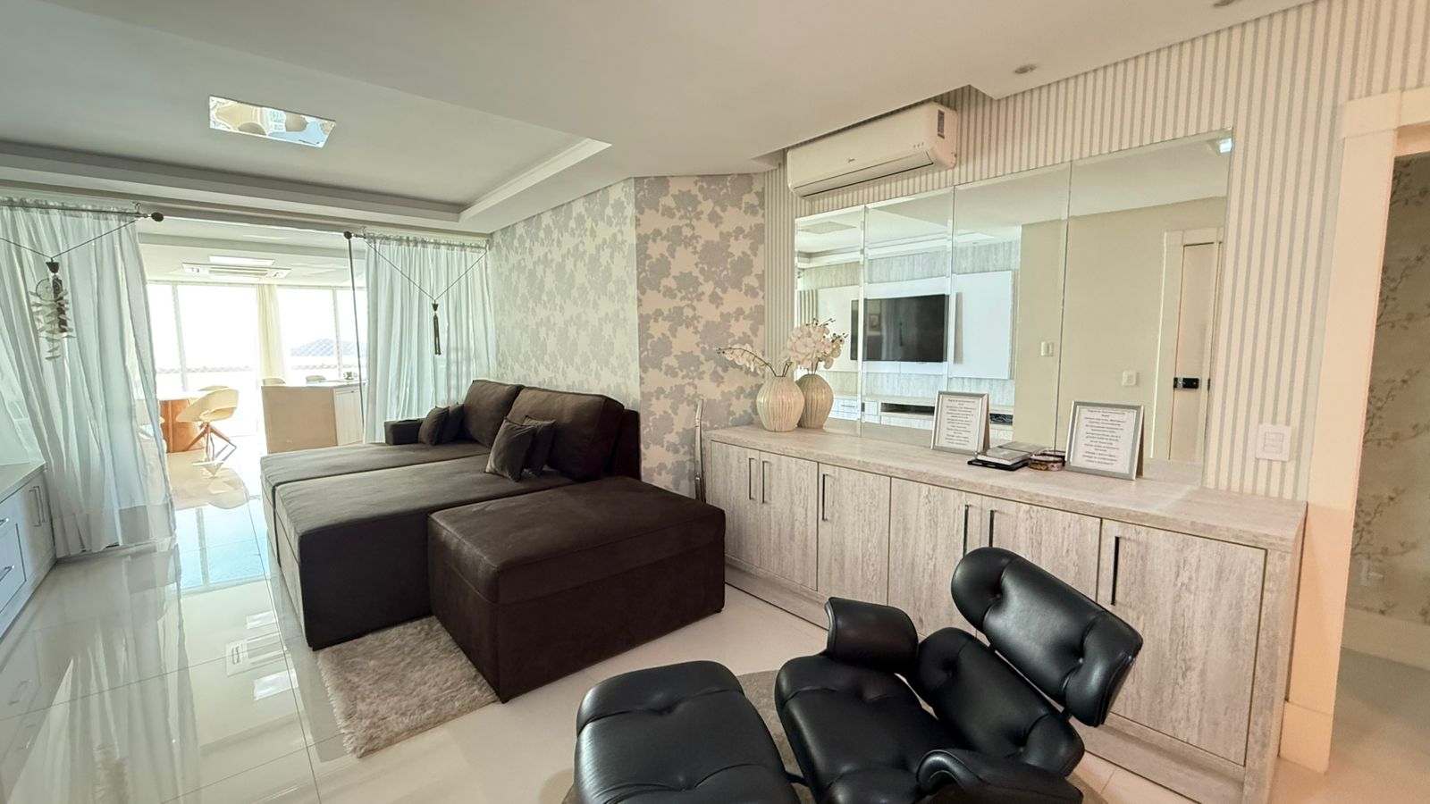 Apartamento no Edifício Sea's Palace Residence à venda no centro de Balneário Camboriú — foto 3