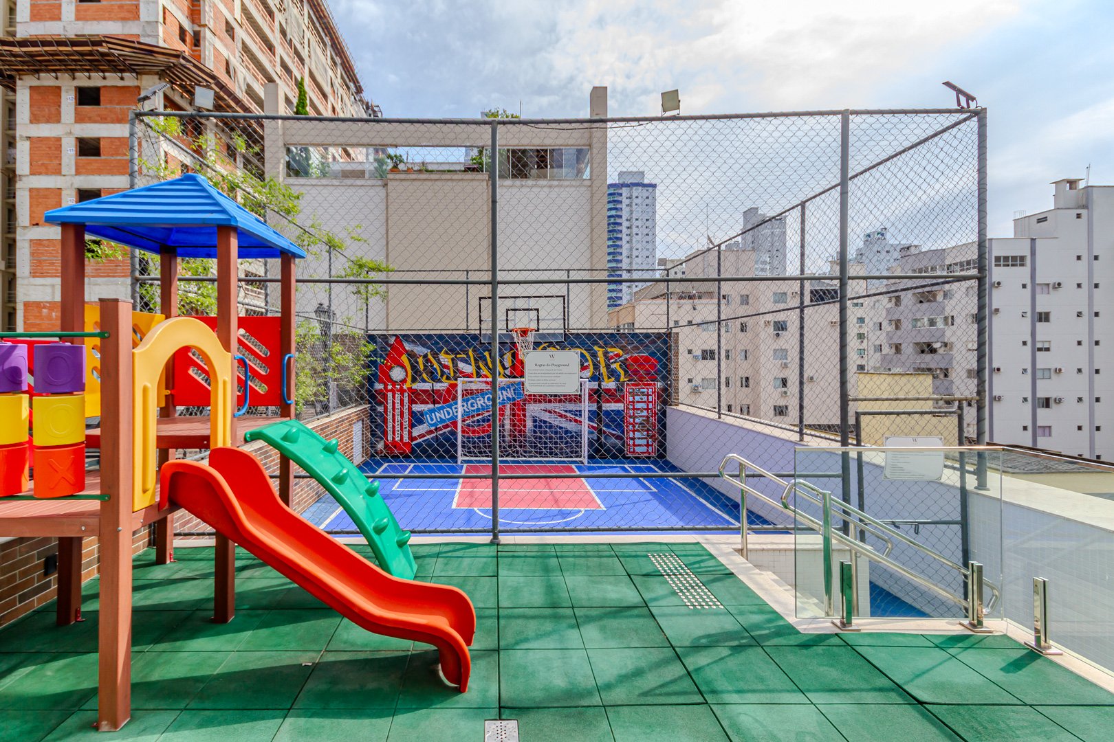 Apartamento no Edifício Windsor Village à venda no centro de Balneário Camboriú — foto 28