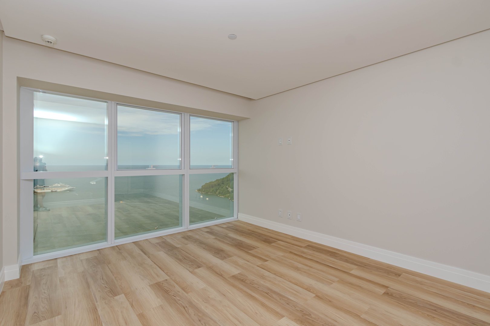 Apartamento Frente Mar no Edifício One Tower à venda no centro de Balneário Camboriú — foto 13