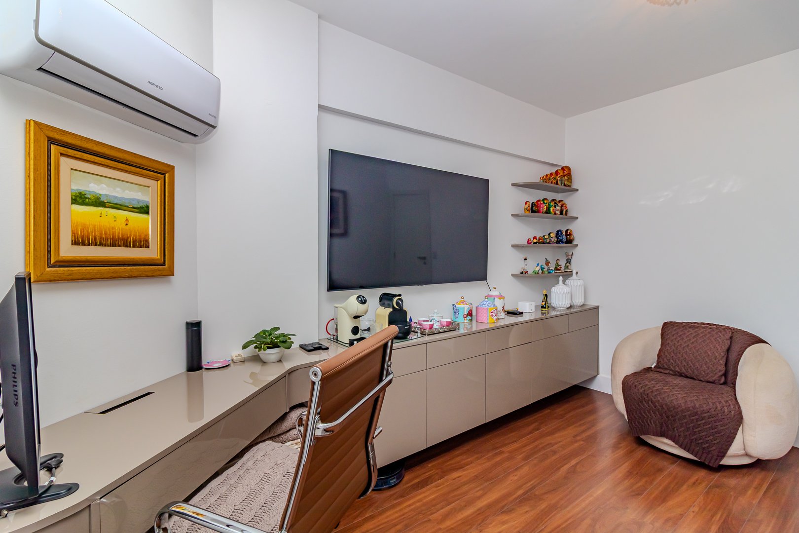 Apartamento quadra mar no Edifício Paris à venda no centro de Balneário Camboriú — foto 7
