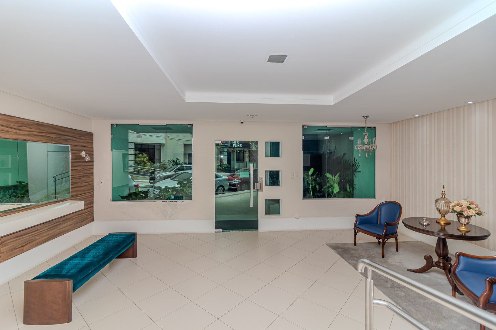 Apartamento quadra mar no Edifício Paris à venda no centro de Balneário Camboriú — foto 34