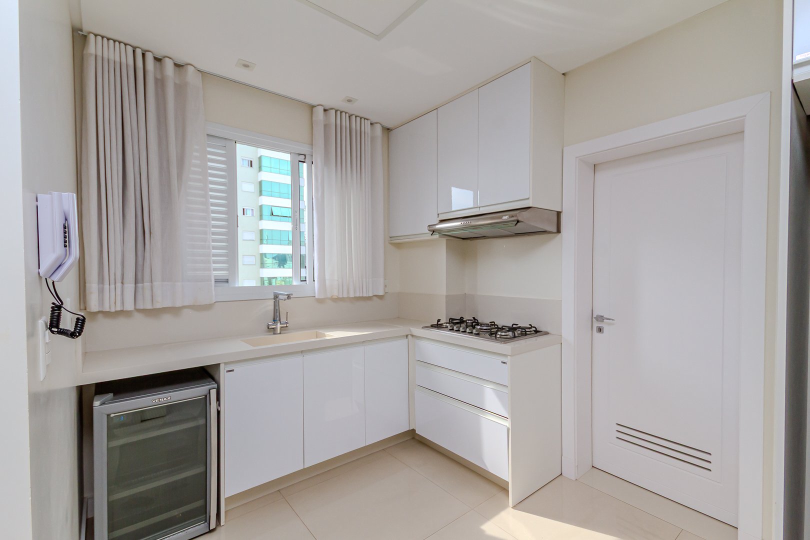 Apartamento no Edifício Windsor Village à venda no centro de Balneário Camboriú — foto 7