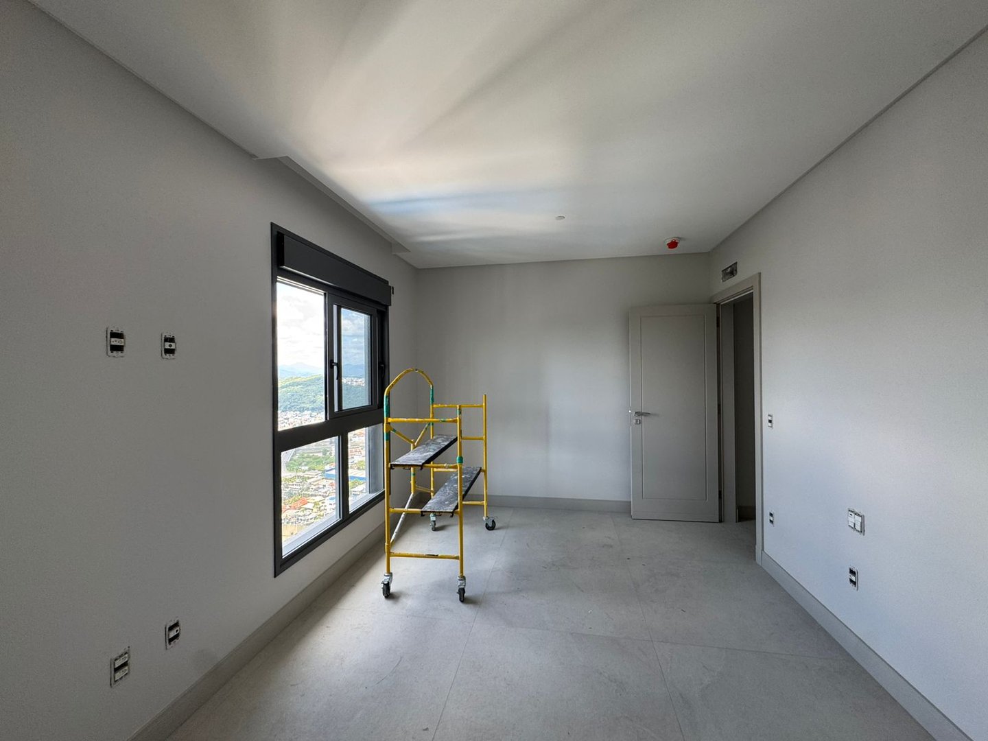 Apartamento de quadra mar no Edifício Tonino Lamborghini à venda em Barra Sul, Balneário Camboriú — foto 7