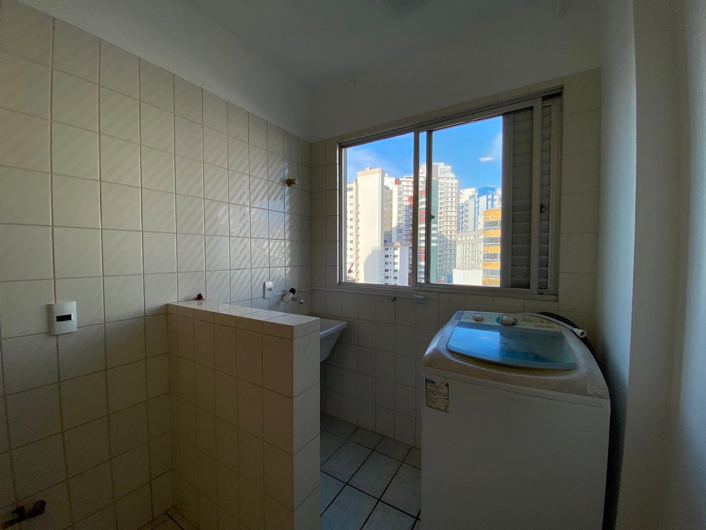 Apartamento no Edifício Marquesado B à venda no centro de Balneário Camboriú — foto 8