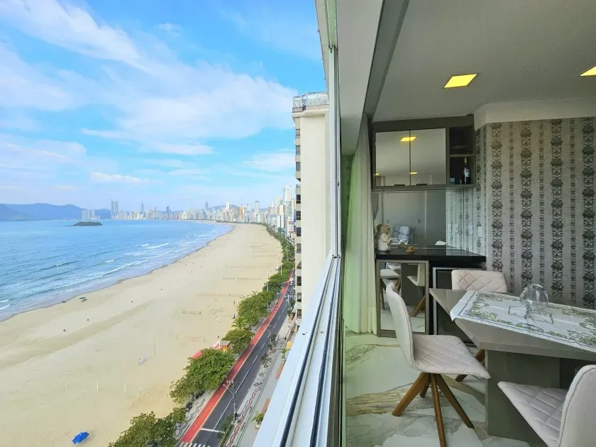 Apartamento Frente Mar no Edifício Saveiro à venda no centro de Balneário Camboriú — foto 6
