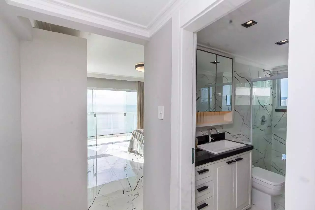 Apartamento Frente Mar no Edifício Imperatriz à venda no centro de Balneário Camboriú — foto 19
