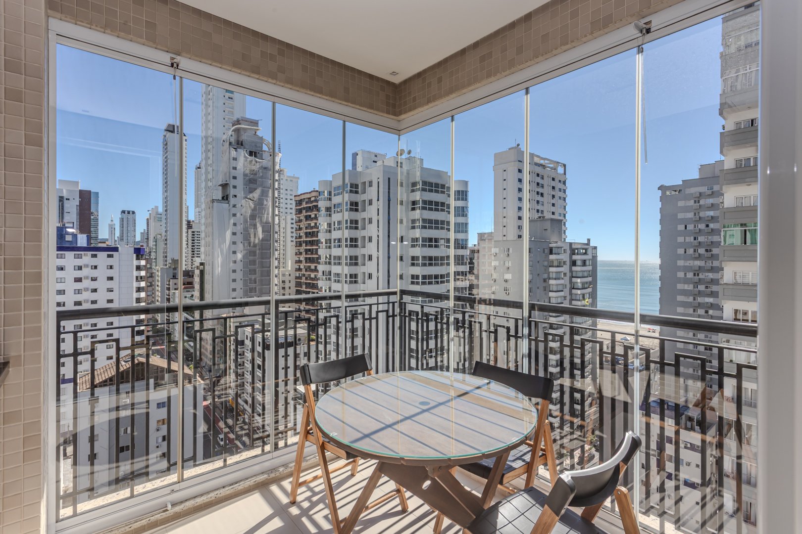 Apartamento Vista Mar no Edifício Parigi à venda no centro de Balneário Camboriú — foto 4