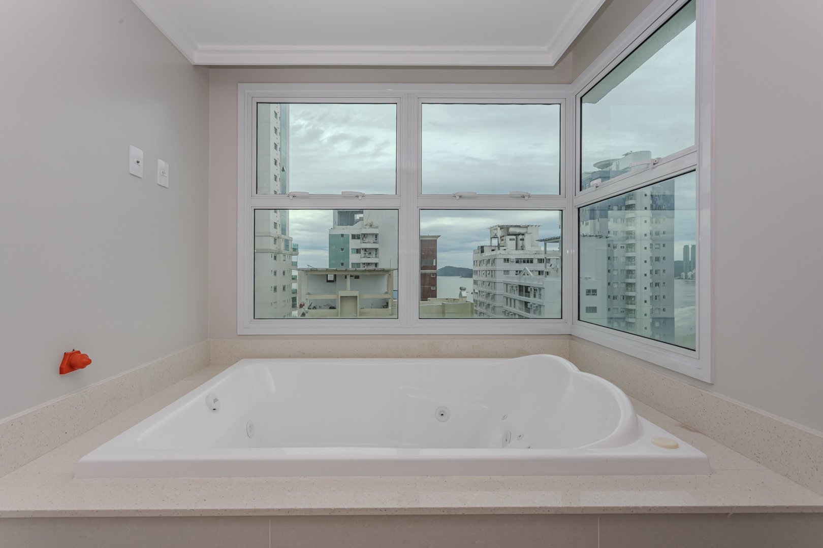 Apartamento no Edifício Eleganza Tower à venda no centro de Balneário Camboriú — foto 7