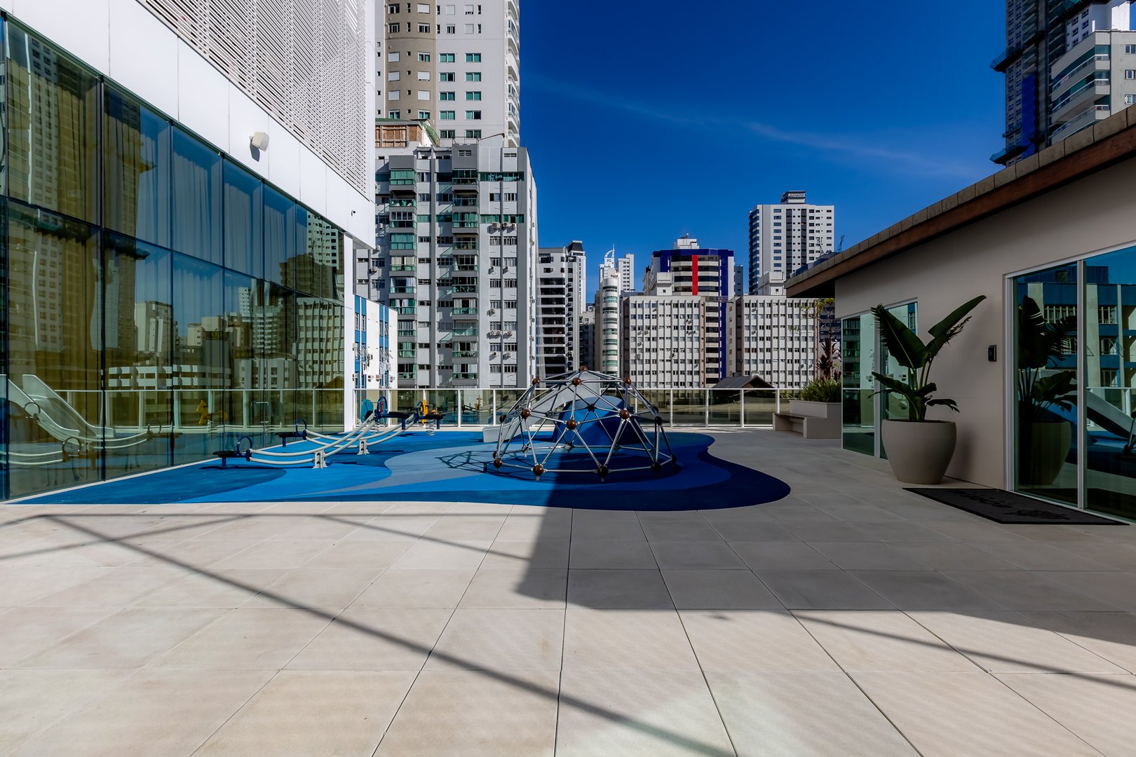Apartamento Frente Mar no Edifício Boreal Tower à venda no centro de Balneário Camboriú — foto 43