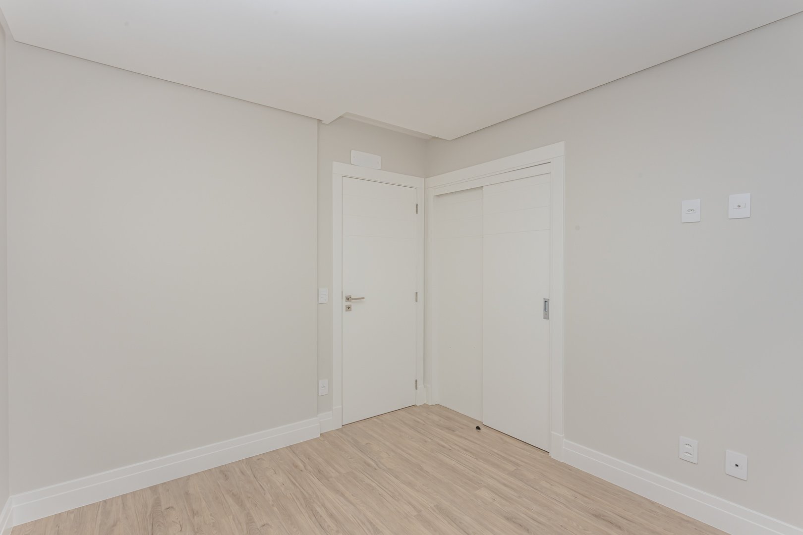 Apartamento no Edifício Eleganza Tower à venda no centro de Balneário Camboriú — foto 9