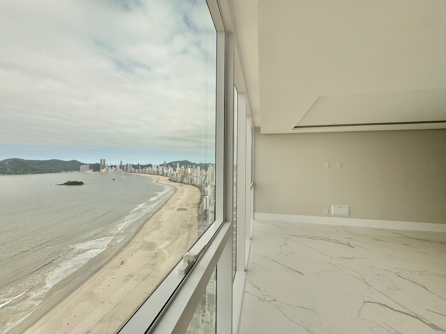 Apartamento no Edifício Boreal Tower à venda no centro de Balneário Camboriú